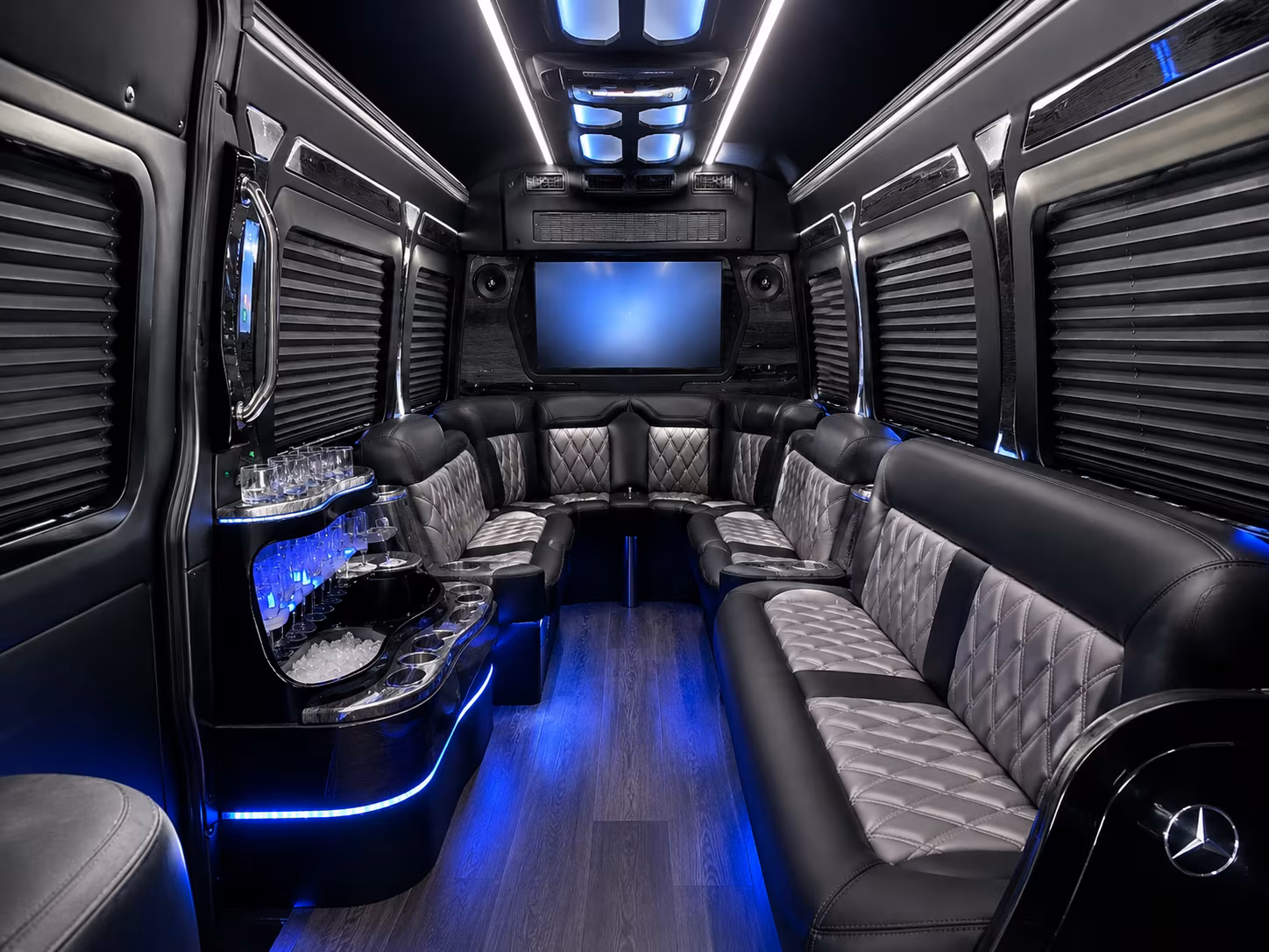 sedona fan groups choose the right bus for the oak creek canyon route